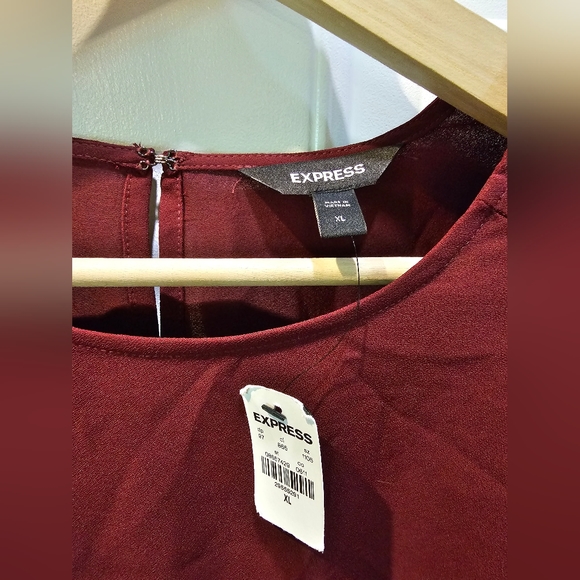 NWT Express Satin Strong Shoulder Crew Neck Top XL - Picture 3 of 6